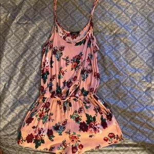 Rag stock romper (ambiance)